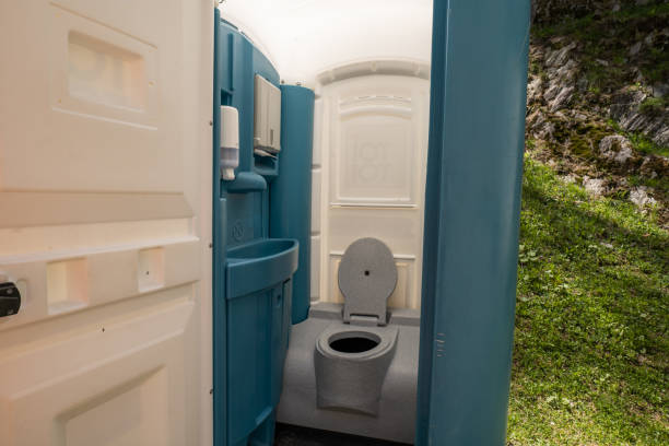 Best Restroom Trailer for Weddings  in River Falls, WI